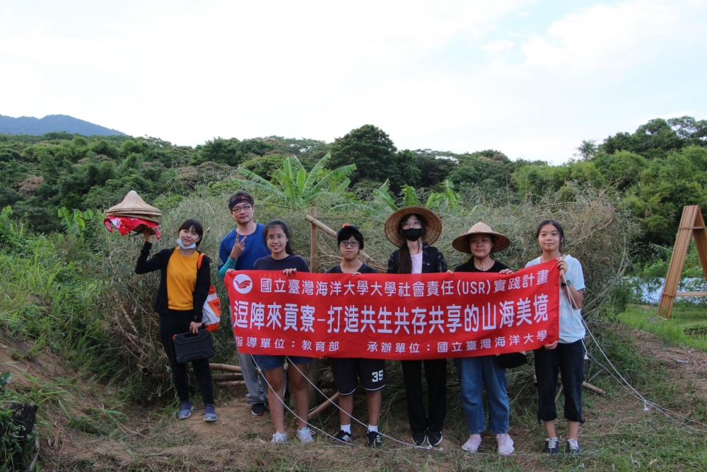 師生一起完成戶外裝置藝術課程鳥巢製作