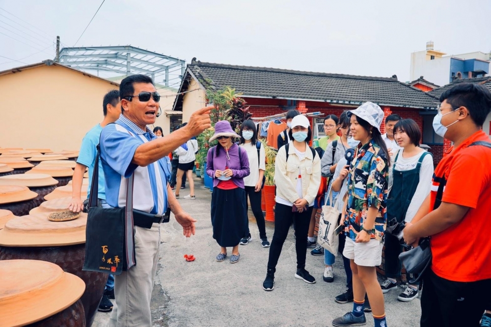 既然來了，就不輕易地離開：我們在石龜溪街仔打造了一間小舖