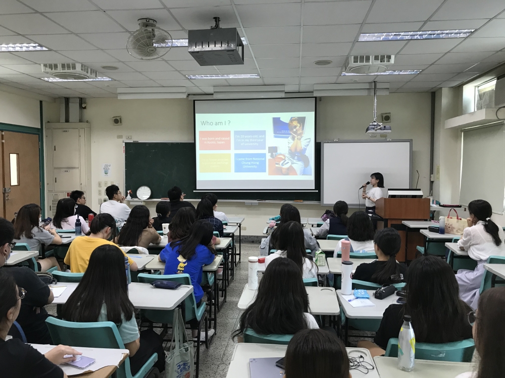 外國人至班級分享
Cultural exchange in the classroom