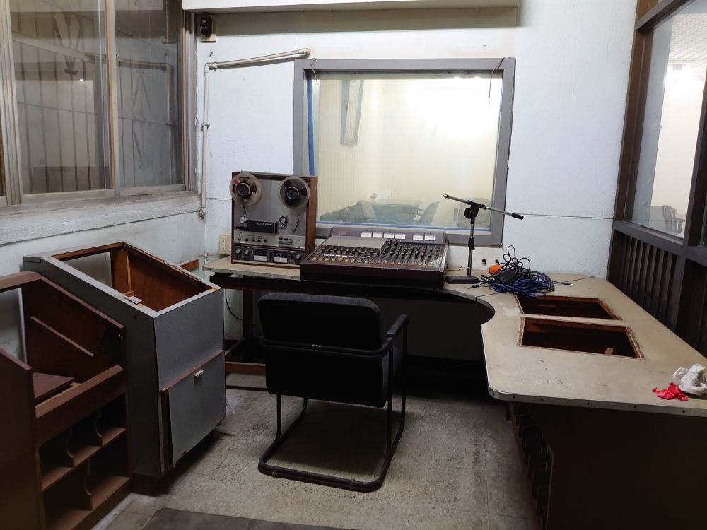 中聲廣播電臺凋零的錄音室
The forgotten recording studio in Voice Chung radio station